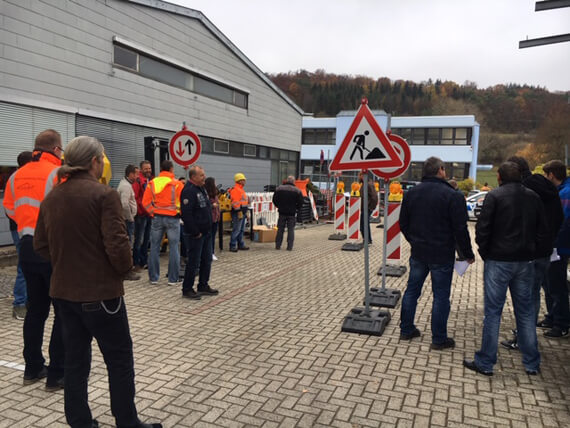 Arbeitsstellen-I-Boehrer-Baumaschinen
