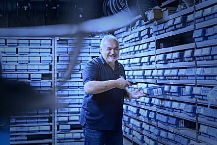 Ersatzteile-Dunkelblau-Mitte-Hell-Web